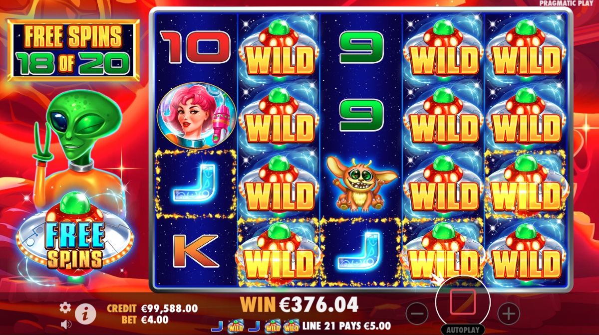 Cosmic Cash slot - Stacked Wild symbols